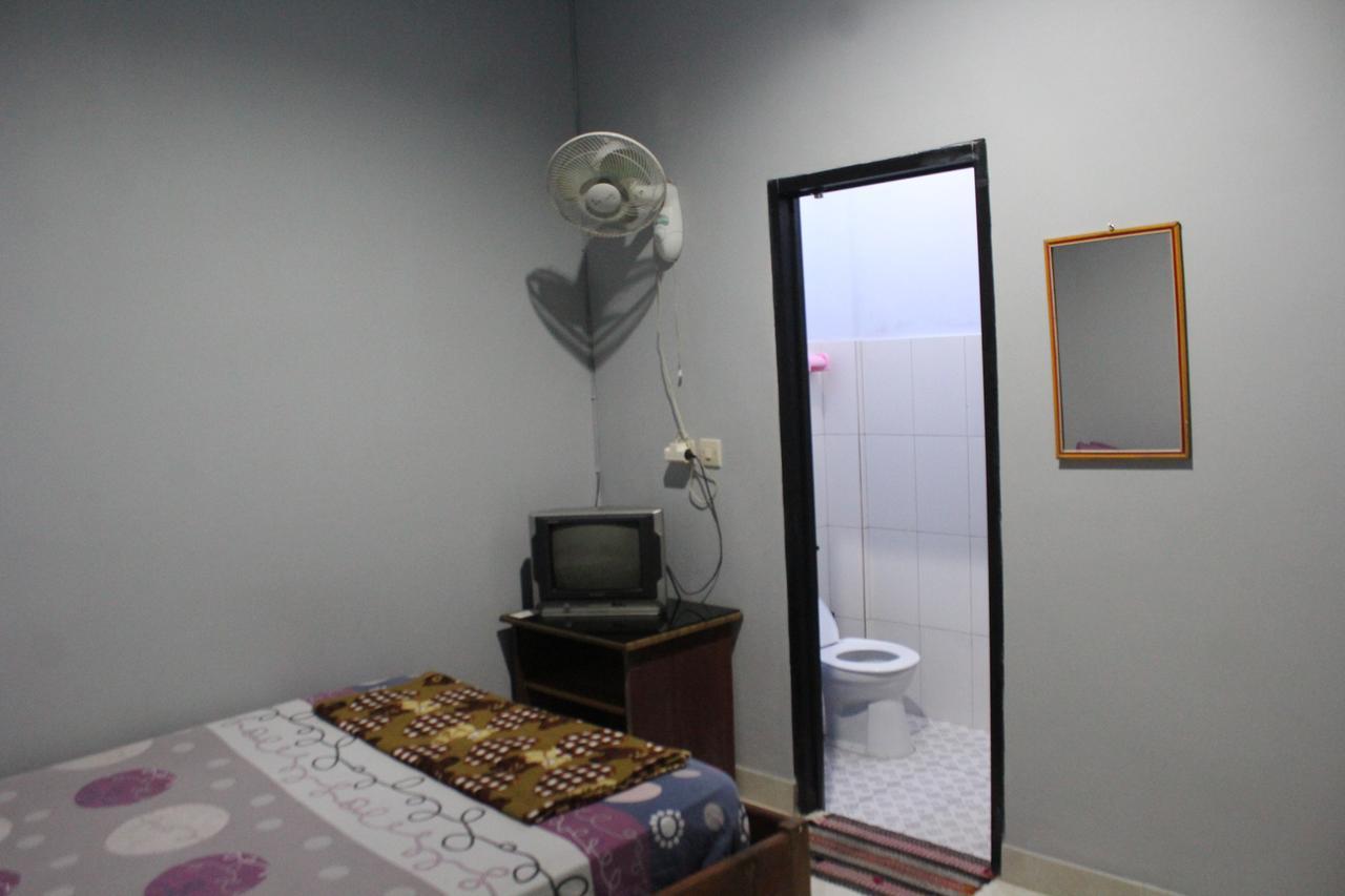 Penginapan Artha Praya Exteriör bild